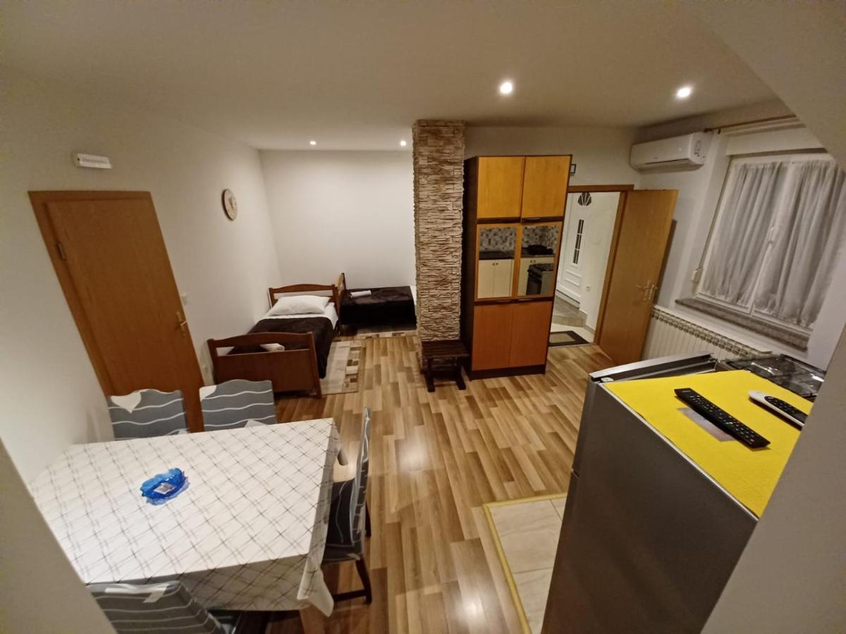 Trilj Apartman Jurika Екстериор снимка