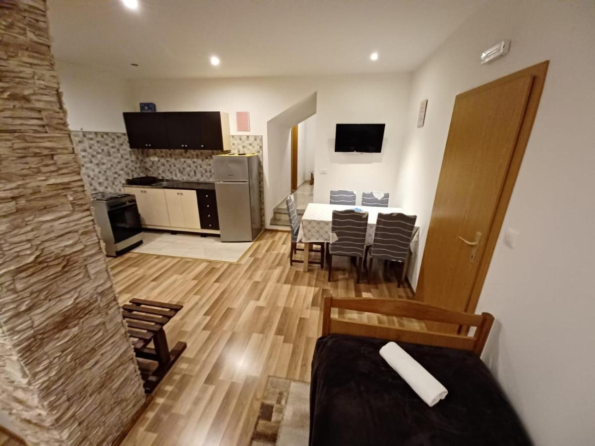 Trilj Apartman Jurika Екстериор снимка