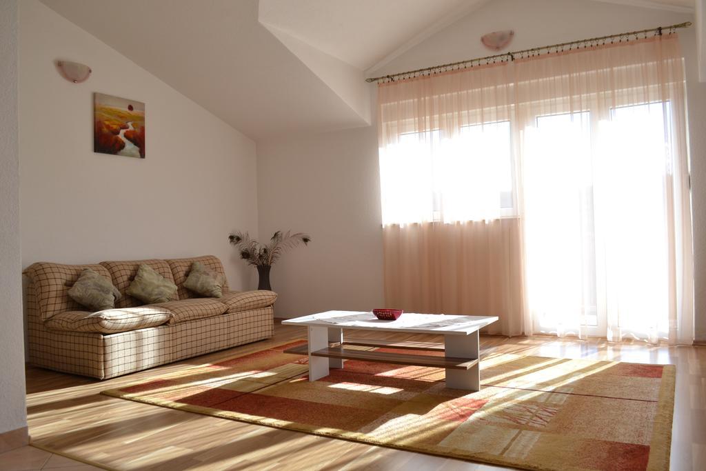 Trilj Apartman Jurika Екстериор снимка