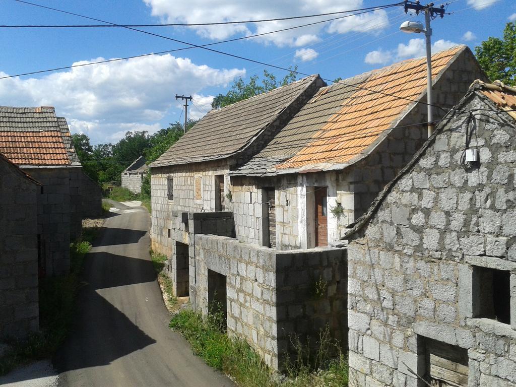 Trilj Apartman Jurika Екстериор снимка