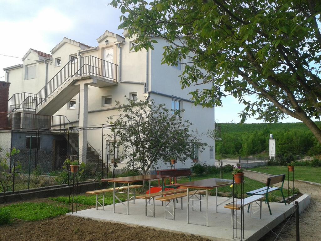 Trilj Apartman Jurika Екстериор снимка